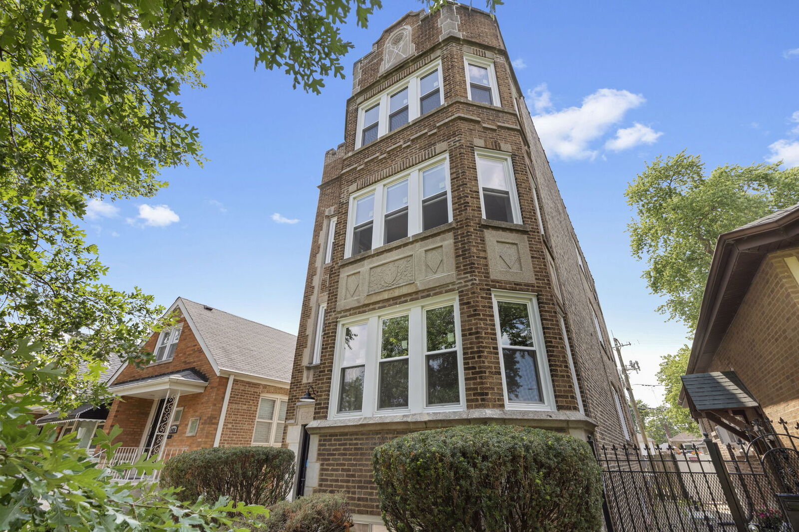 Property Photo: 8422 S Yates Boulevard 2 IL 60617