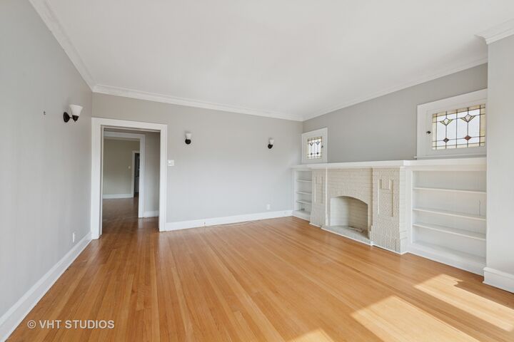 Property Photo:  6208 N Artesian Avenue  IL 60659 