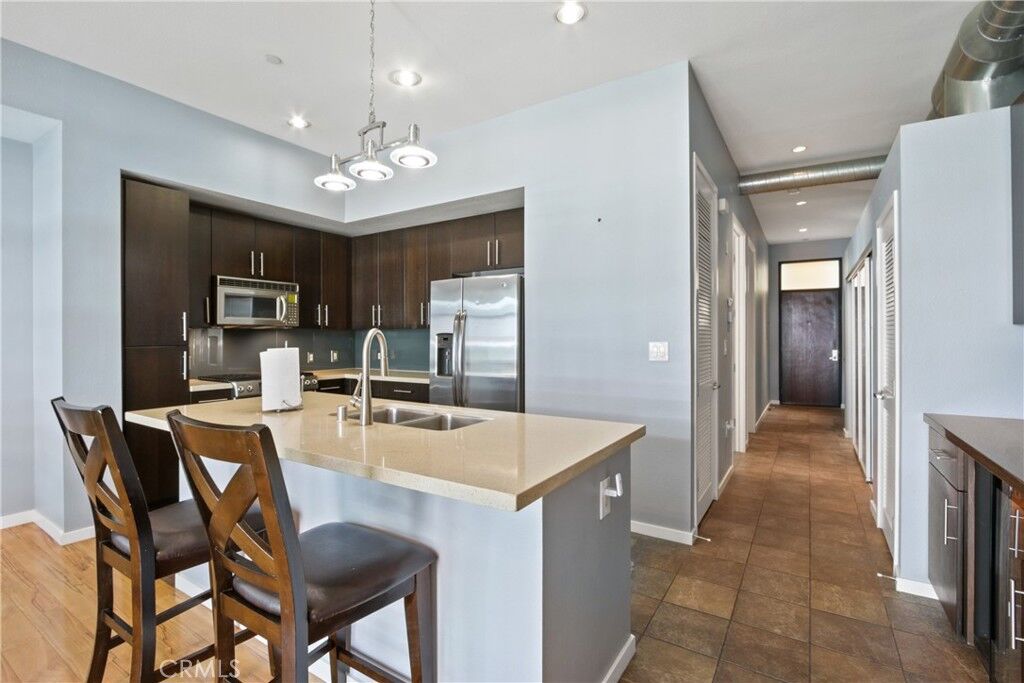 Property Photo:  133 The Promenade N 330  CA 90802 