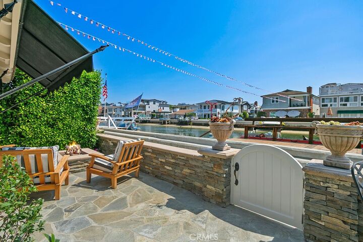 Property Photo:  225 Grand Canal  CA 92662 