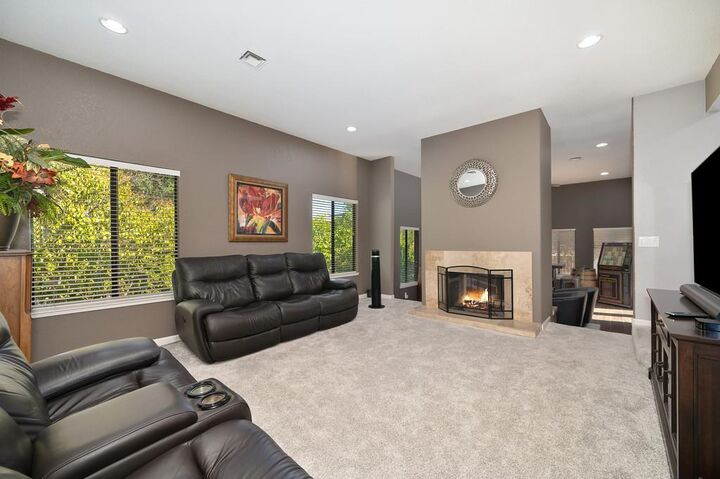 Property Photo: 9487 Dalton Way CA 95662