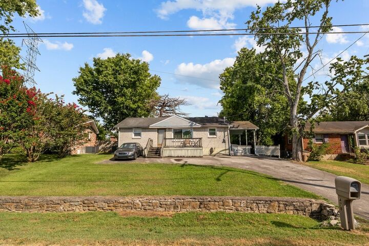 Property Photo:  478 Sunliner Dr  TN 37209 