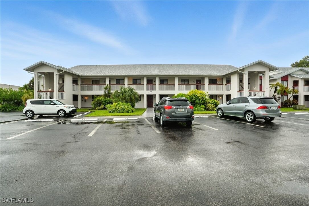 Property Photo: 2231 E 5th Street 207 FL 33936