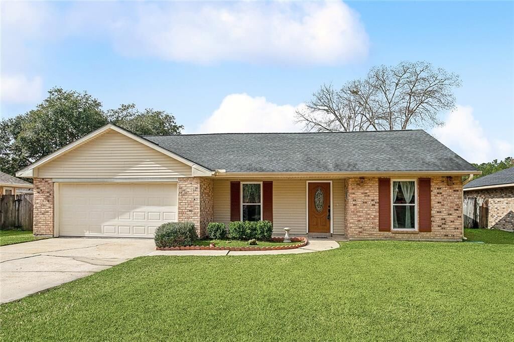 Property Photo:  803 Lake D'Cote Court  LA 70461