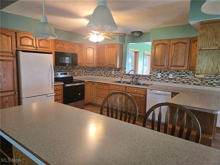 Property Photo: 20011 Gore Orphanage Road OH 44090
