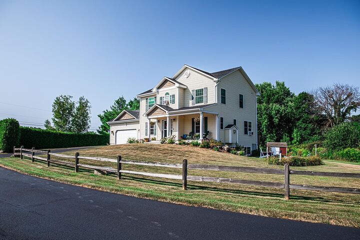 Property Photo: 15 Cottonwood Crossing VT 05446