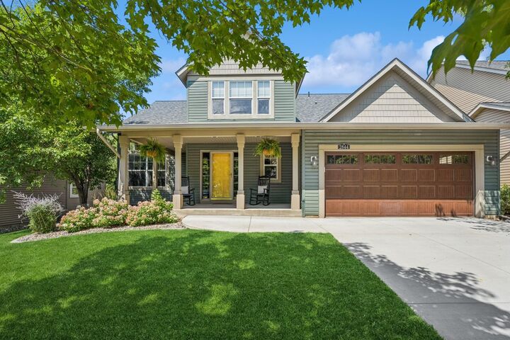 Property Photo:  2844 Rosemill Circle  MN 55129 