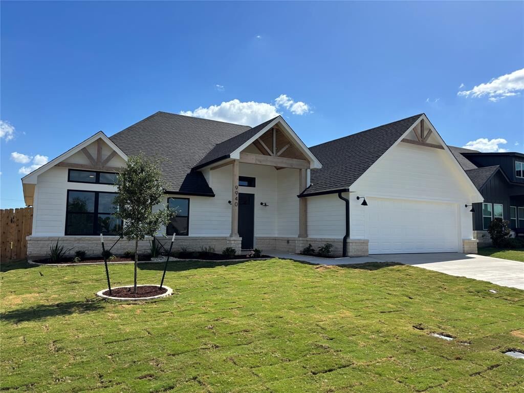 Property Photo:  9940 Bridlewood Lane  TX 76708