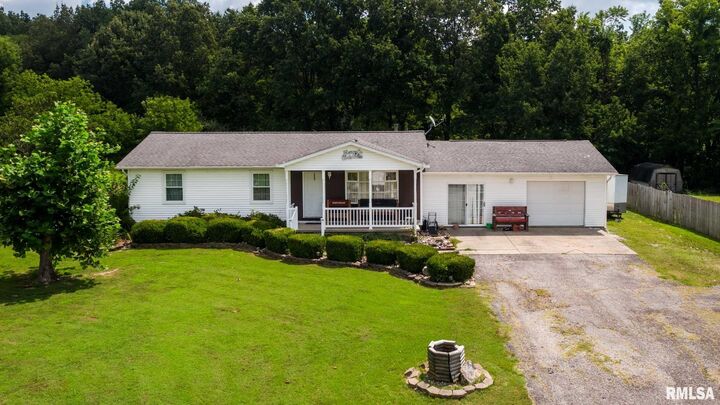 514 N Smith Street  Galatia IL 62935 photo