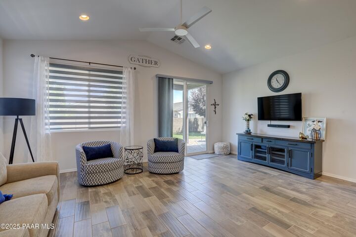 Property Photo:  1372 Towhee Trail  AZ 86305 
