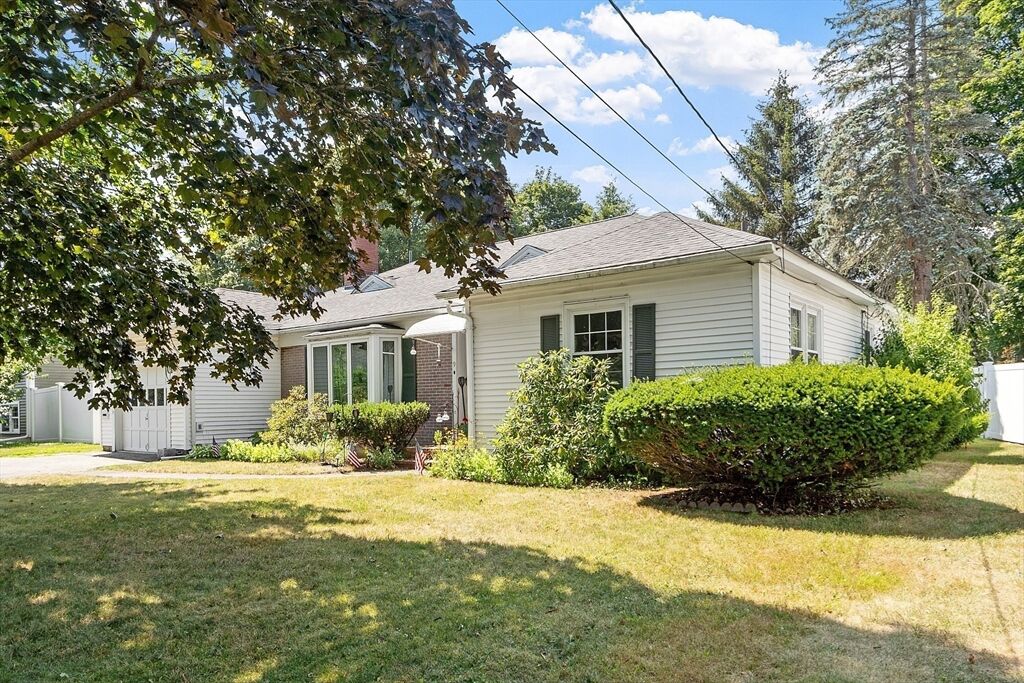 Property Photo:  9 Chase St  MA 01950 
