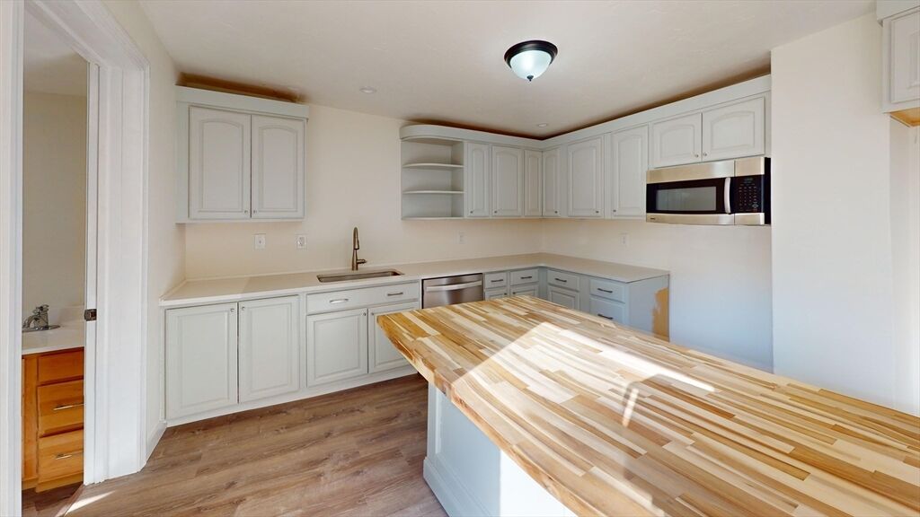 Property Photo: 3162-3164 High St MA 01069