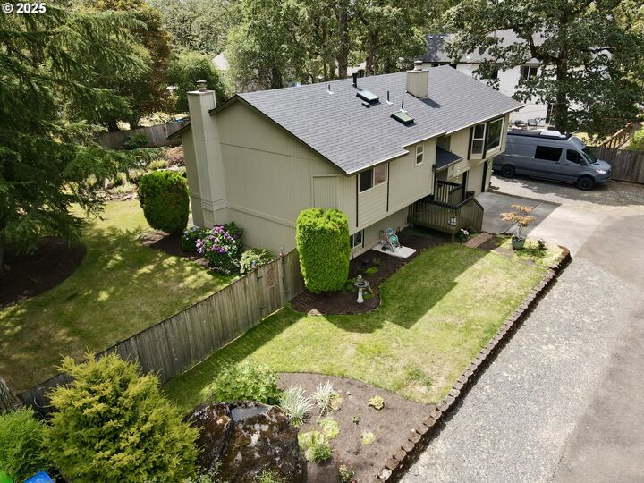 Property Photo: 14300 SE Fairoaks Ave OR 97267