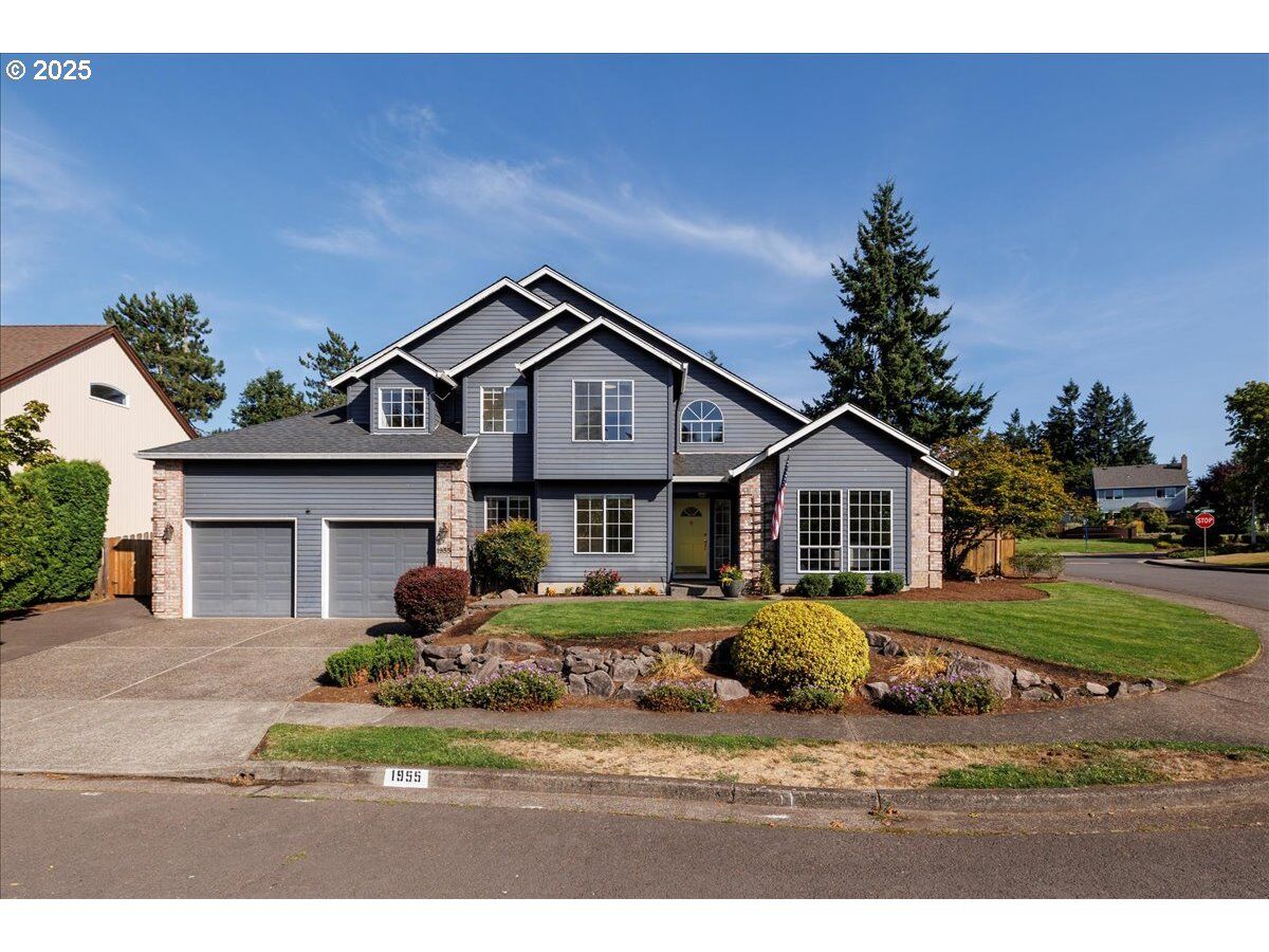 Property Photo:  1955 Arena Ct  OR 97068 