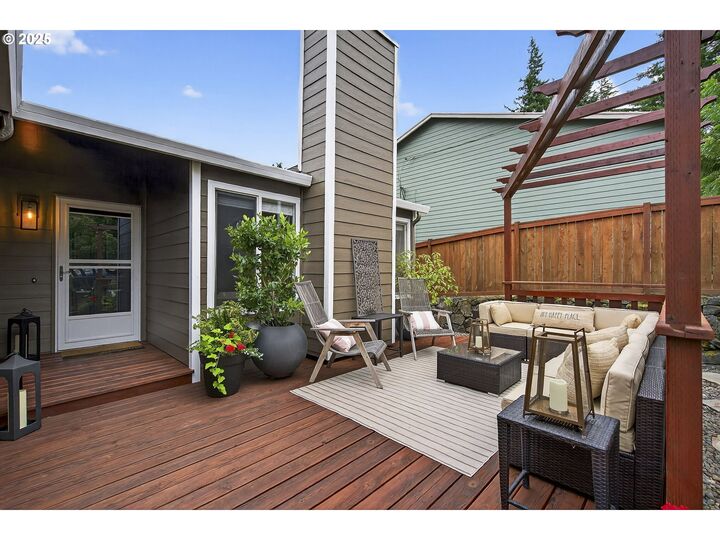 Property Photo:  11514 SW 45th Ave  OR 97219 