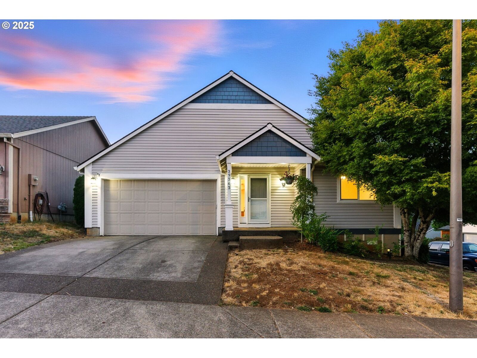 Property Photo:  39343 Stratford Pl  OR 97055 