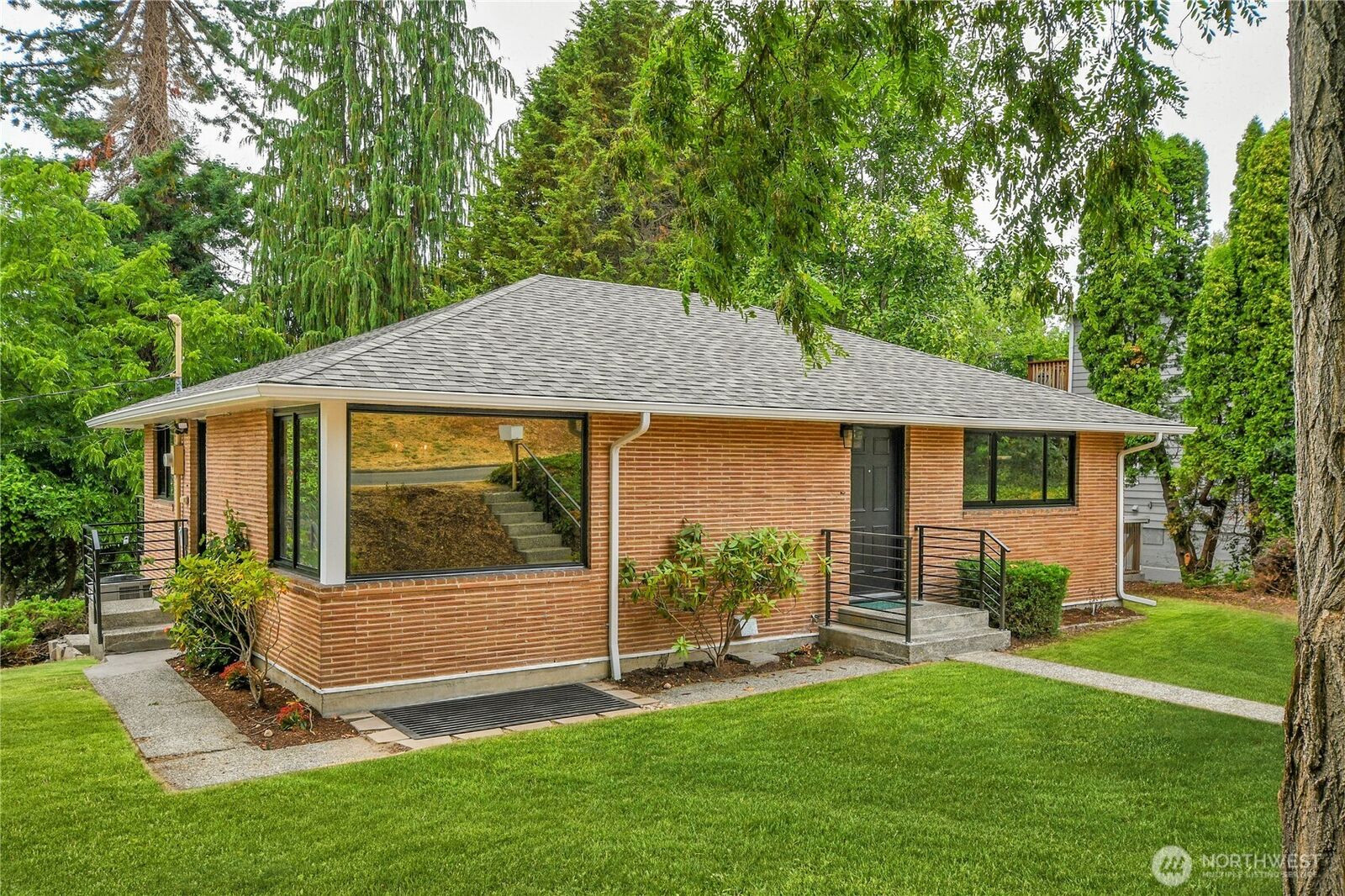 Property Photo: 22039 S 16th Avenue WA 98198