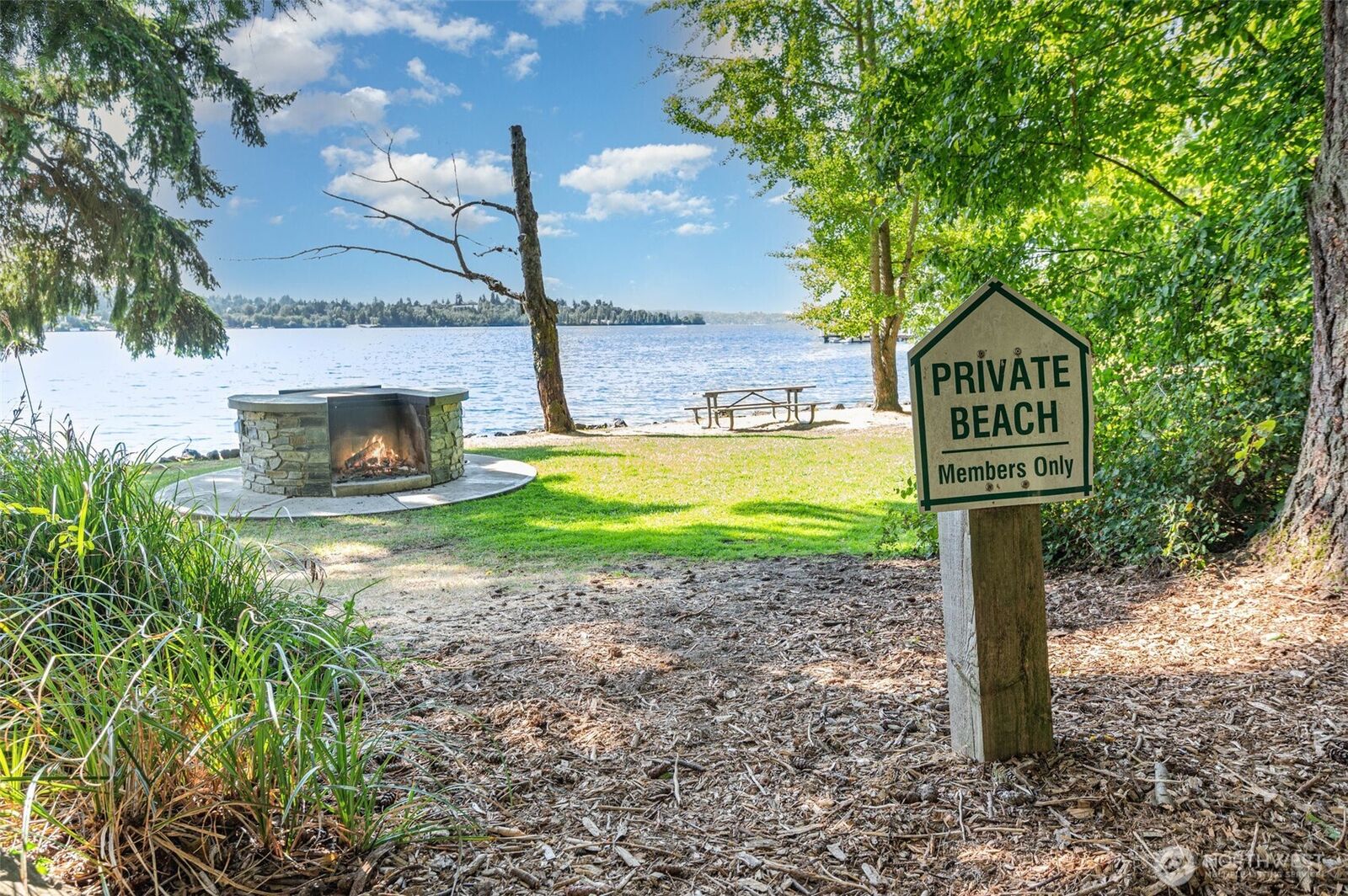 Property Photo: 2705 107th Ave SE Avenue SE WA 98004