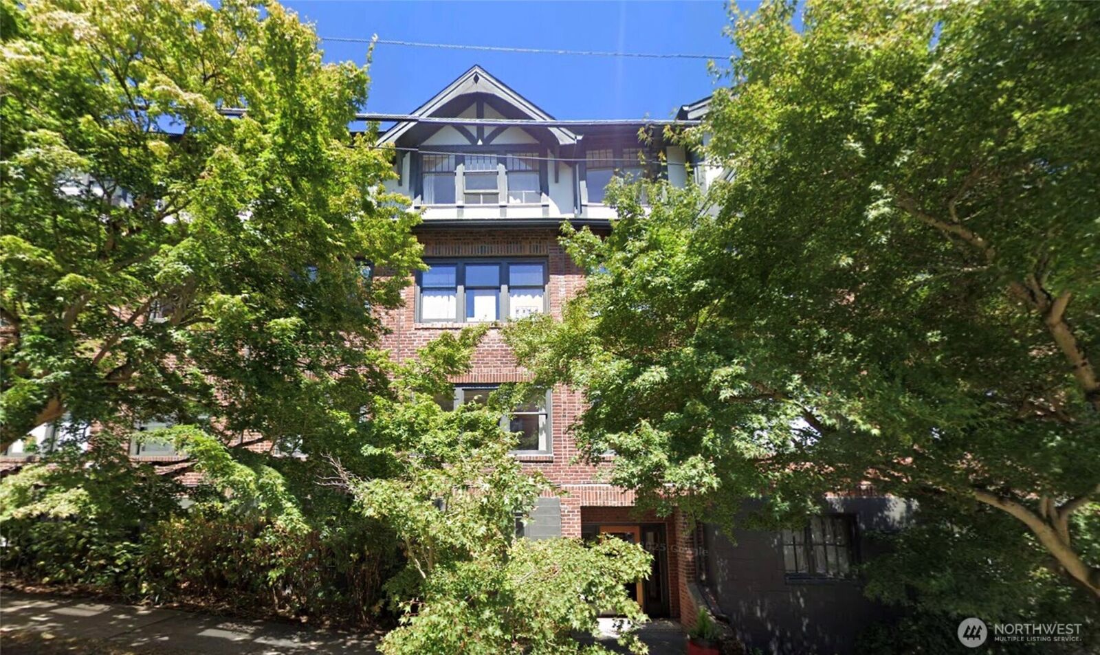 Property Photo: 1810 E Republican Street 12 WA 98112