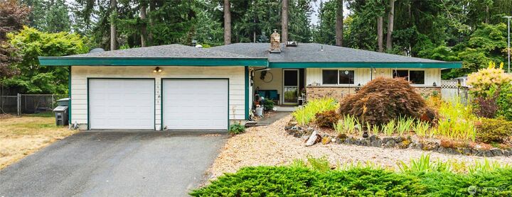 Property Photo:  16433 SE 147th Street  WA 98059 