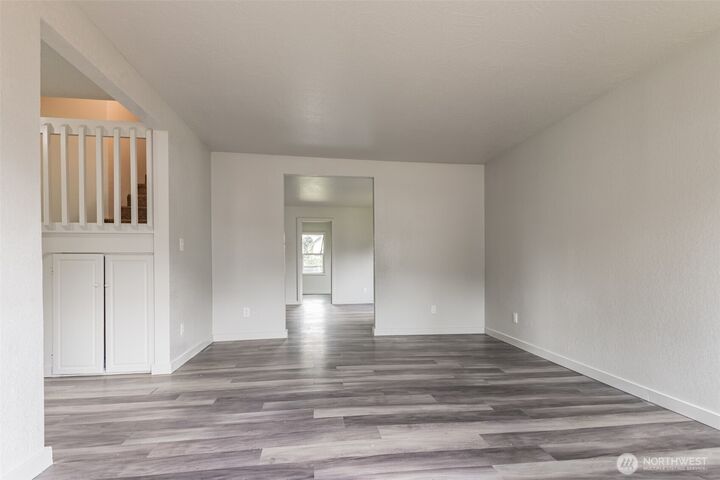 Property Photo: 820 N 1st Avenue WA 98626