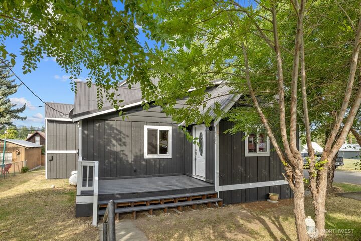 Property Photo:  8080  State Route 903  WA 98940 