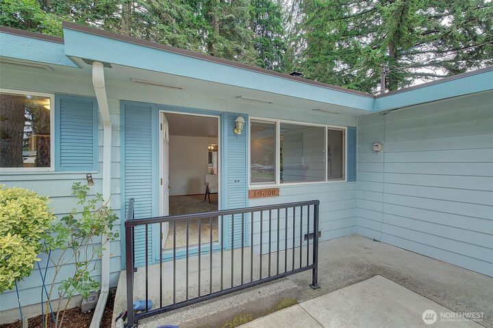 Property Photo: 14200 105th Avenue NE WA 98034