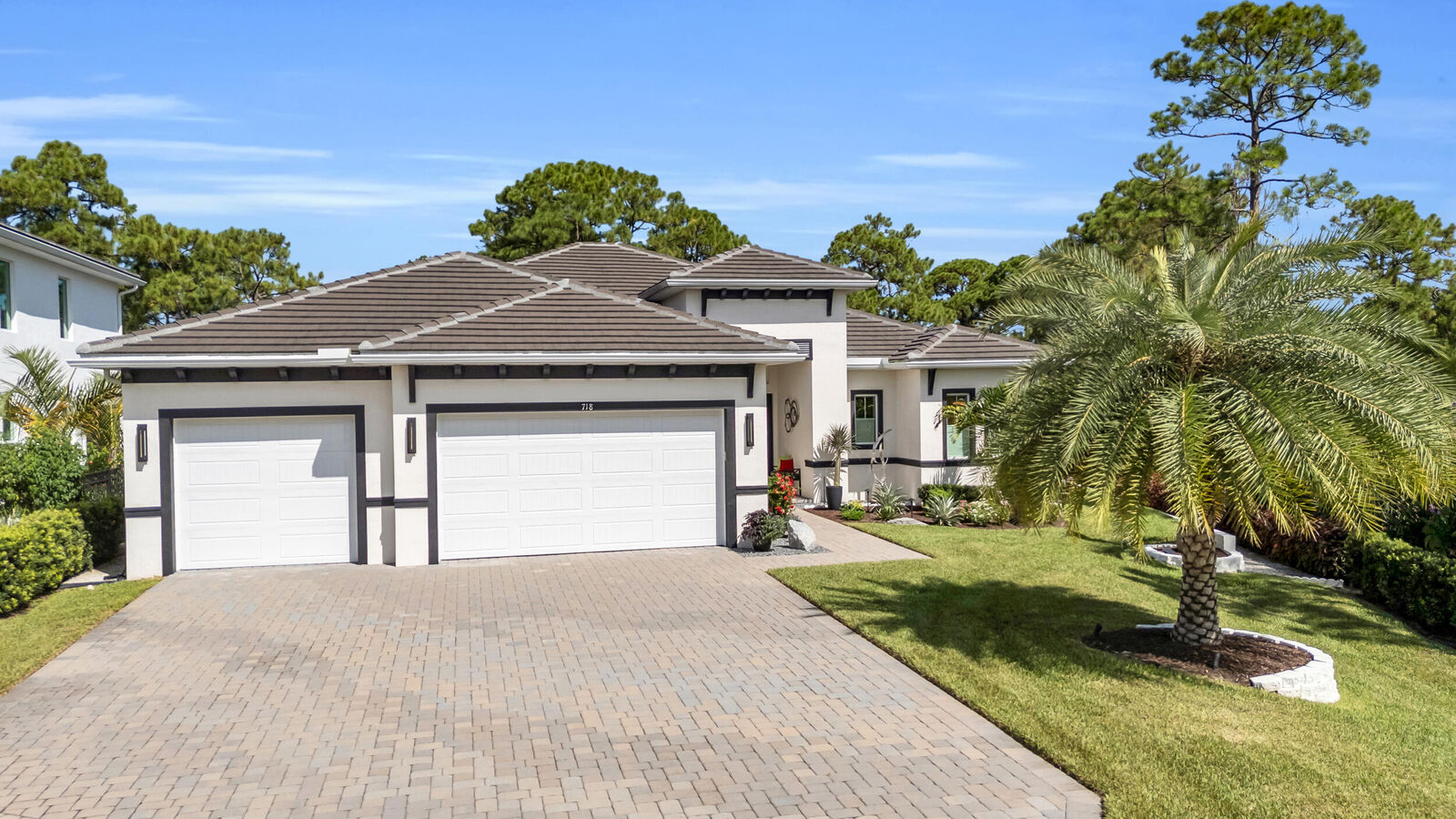 Property Photo: 718 SW Riverwatch Place FL 34997