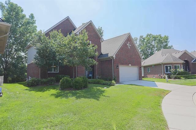 Property Photo: 30092 Trailwood Dr. Avenue MI 48092