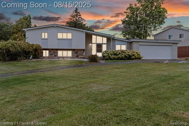 Property Photo:  5590 Pembury Ln  MI 48322 