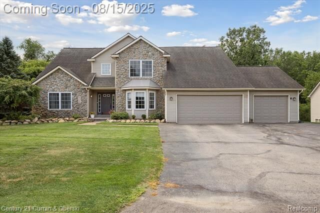Property Photo:  4025 Forest Edge Drive  MI 48382 
