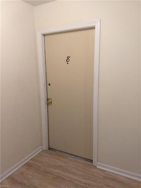 Property Photo: 1433 Kingston Ave 8 VA 23503