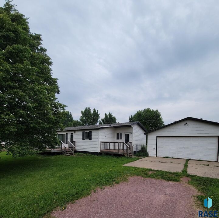 Property Photo: 48175 Kim Cir SD 57005