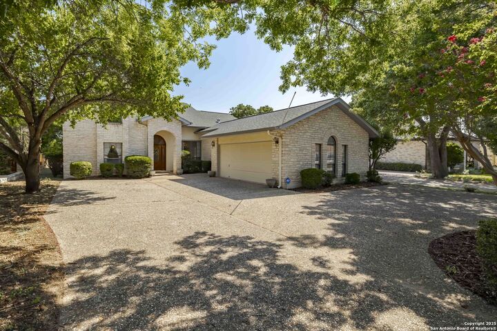 Property Photo:  526 Oakland Hills  TX 78028 