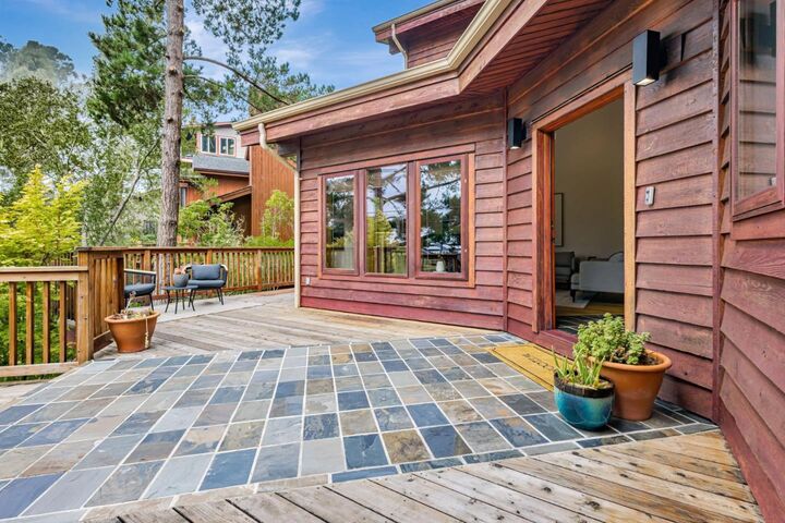 Property Photo: 555 Avenue Portola CA 94018