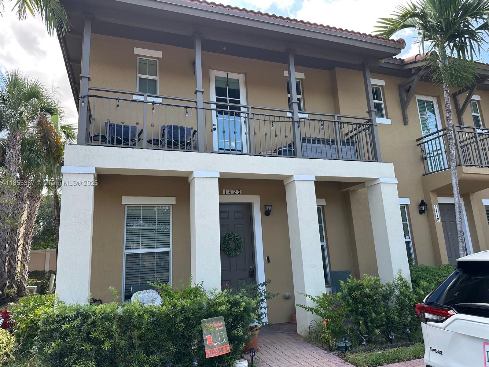 Property Photo: 1422 SW 147th Ter FL 33027
