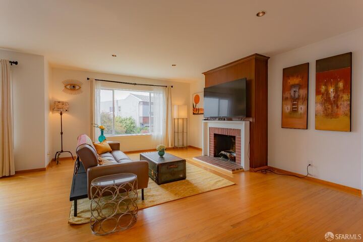 Property Photo: 148 Marview Way CA 94131