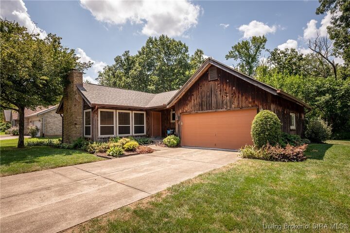 Property Photo:  645 Hampton Court  IN 47172 