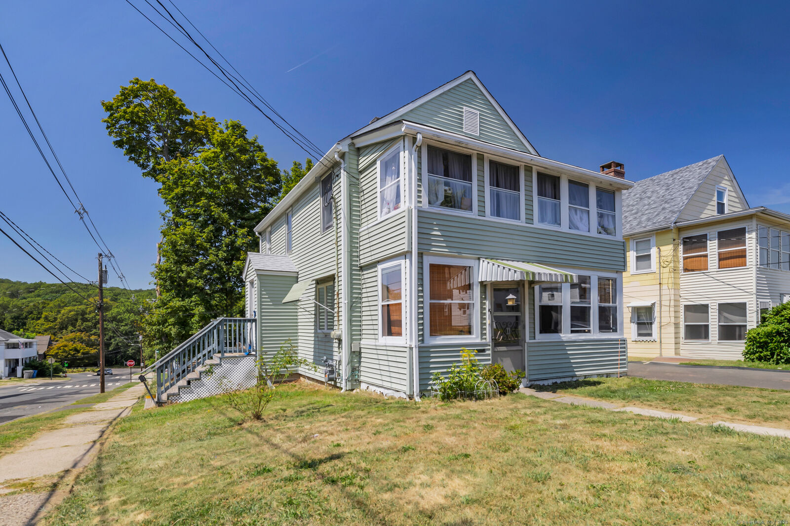 Property Photo:  3 Willoughby Street  CT 06010