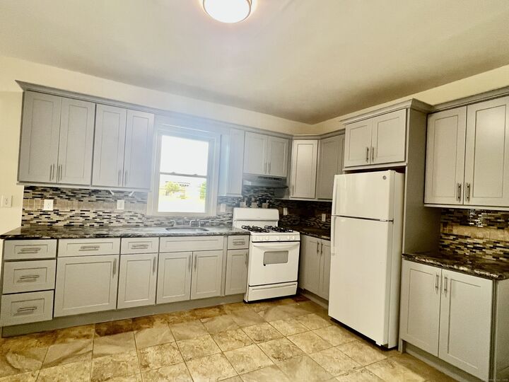 1691 North Avenue  Bridgeport CT 06604 photo