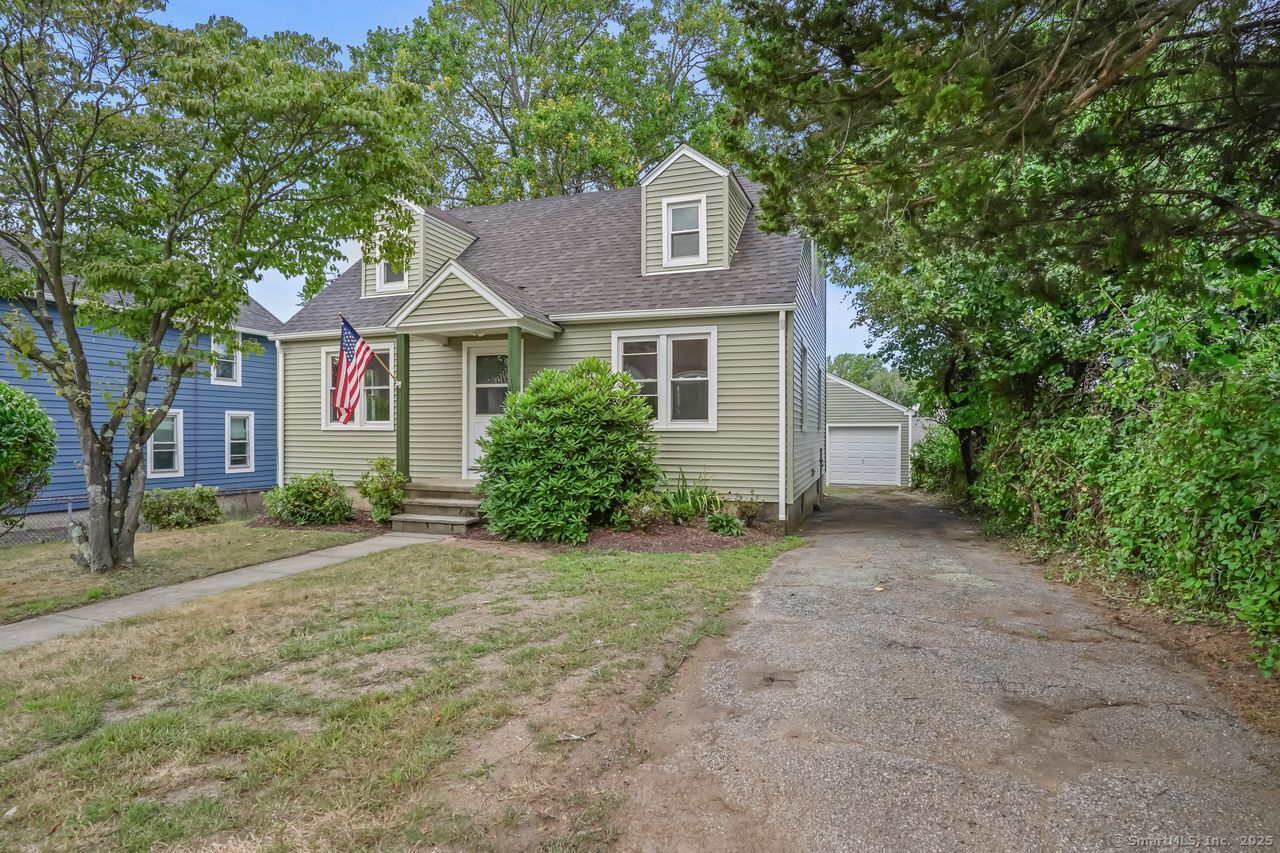 Property Photo:  26 Bankside Street  CT 06606 