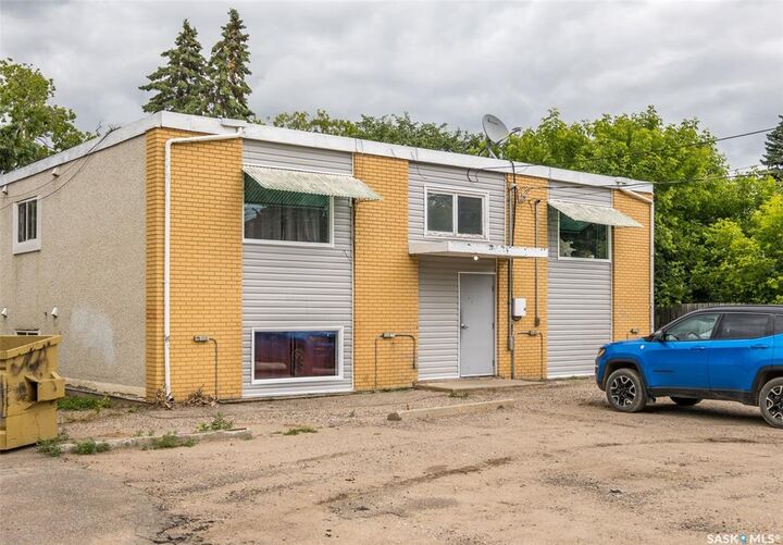 Property Photo:  419 9th Street E  SK S6V 0Y1 