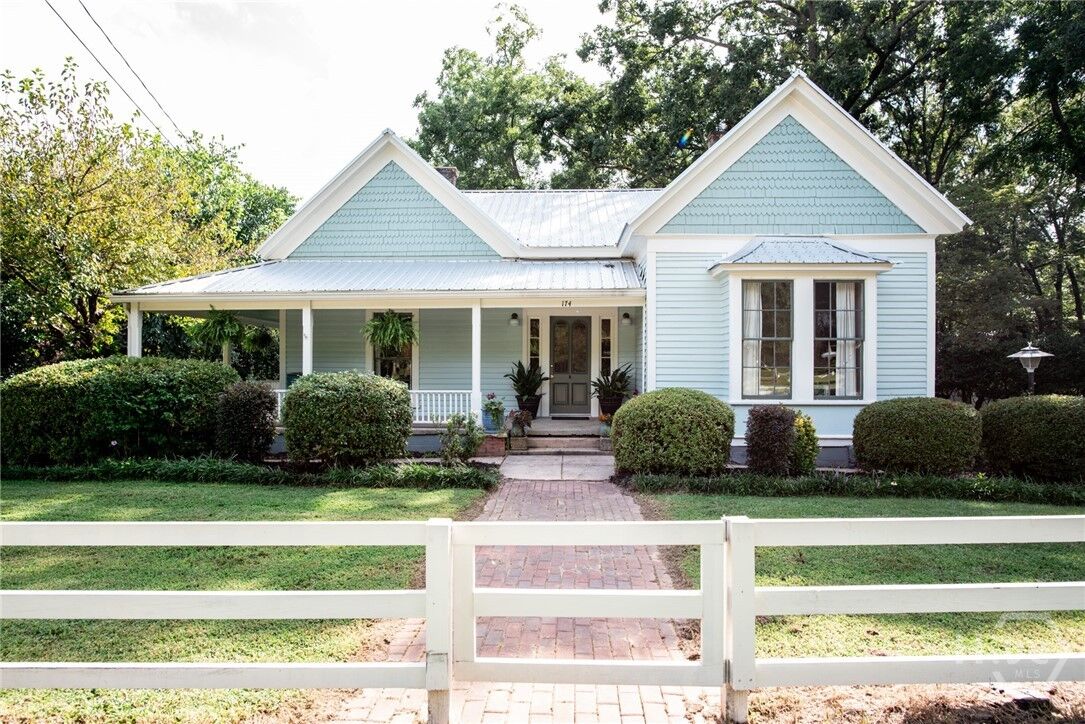 Property Photo: 174 S Main Street GA 30683