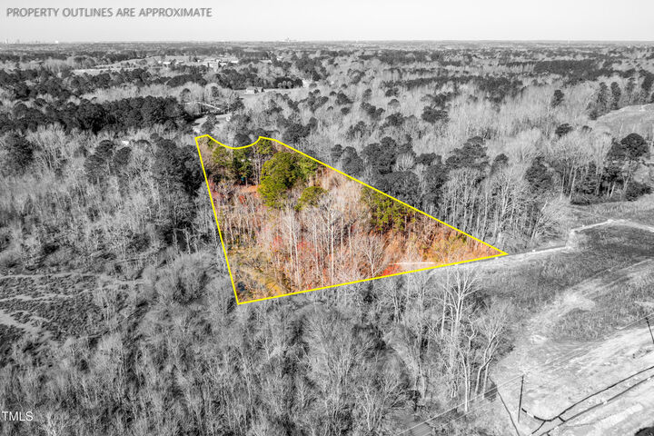 Property Photo: 4324 Old Lewis Farm Road NC 27604