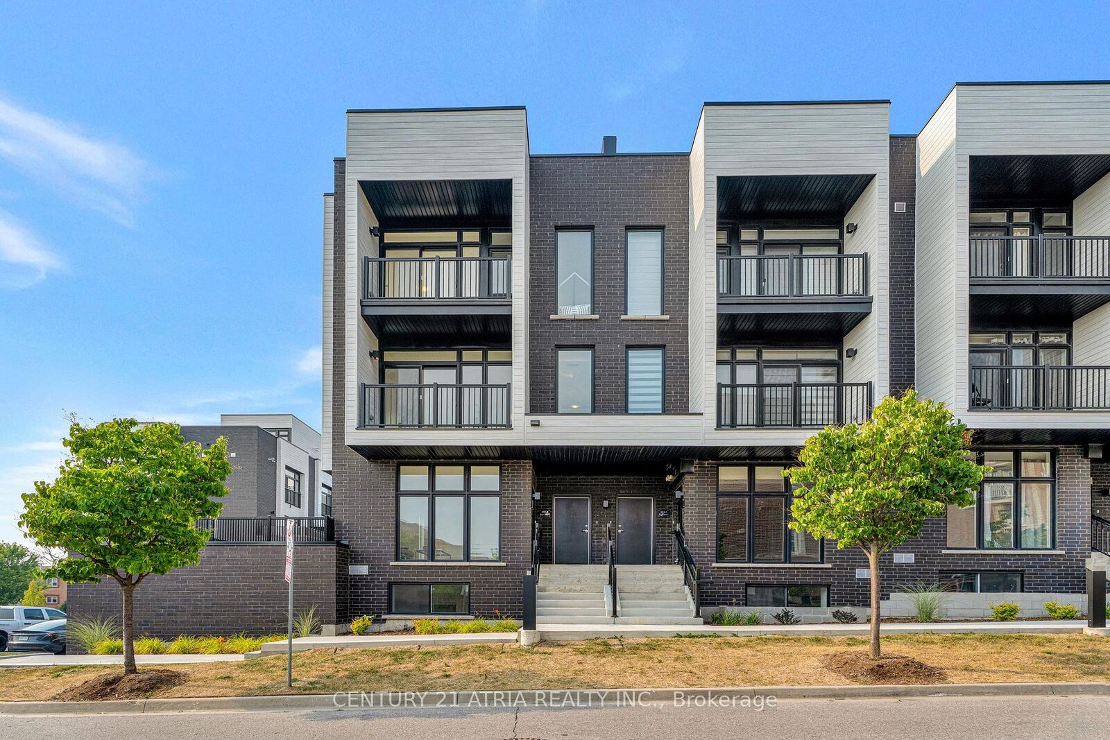 Property Photo:  184 Angus Drive 8  ON L1S 0G5 