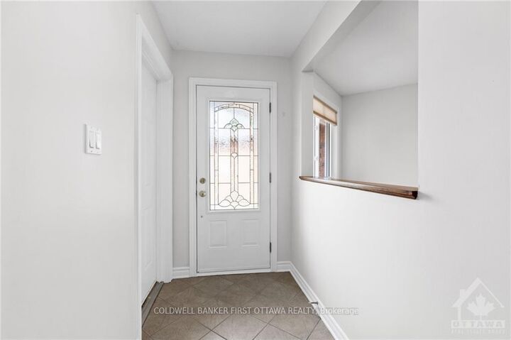 Property Photo:  7 Robarts Crescent  ON K2L 3Z6 