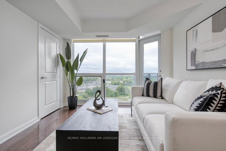 Property Photo: 5791 Yonge Street 1602 ON M2M 0A8
