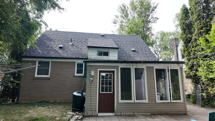 Property Photo: 228 Oakridge Drive ON M1M 2B3