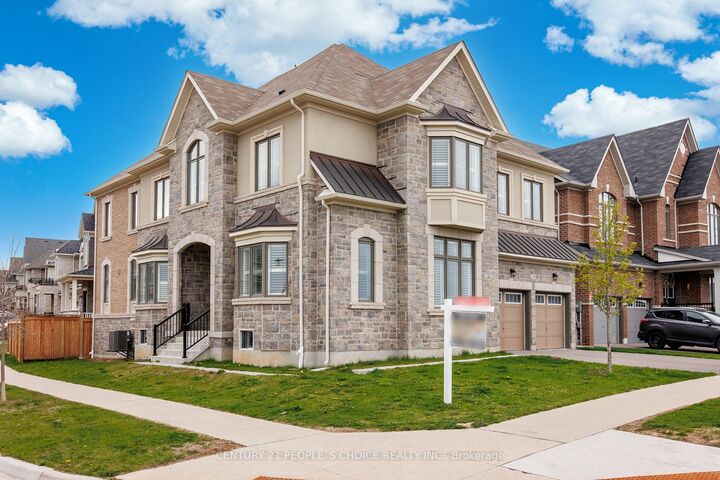 Property Photo:  