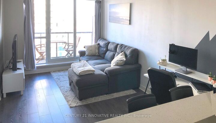 Property Photo:  170 Sumach Street 1913  ON M5A 0C3 